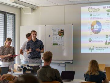 PHKA-Studierende bei der Abschlussveranstaltung des Seminars Social Entrepreneurship. Foto: PHKA/Ludwig Hahl