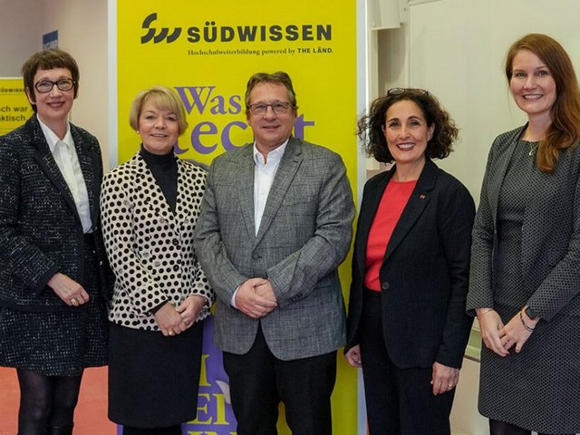 Der neu gewählte Sprecher:innenrat des Netzwerks SÜDWISSEN: Karin Vach, Panja Mücke, Andreas Frey, Conny Mayer-Bonde, Silke Hertel (v. l. n. r.) Bild: Wolfgang Finke / SÜDWISSEN