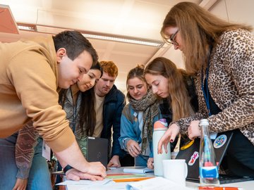 Demokratie, Sprache und Teilhabe waren Thema der International Winter School, die 2025 an der PHKA stattfand. Foto: PHKA/Ludwig Hahl © Die kostenfreie Verwendung des Fotos ist ausschließlich für journalistische Zwecke in Verbindung mit der Pressemitteilung sowie unter Angabe der Quelle gestattet. 