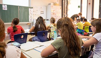 Lehrer werden ohne Abitur: An der PHKA wird zu Bildungsbiographien nicht-traditioneller Lehramtsstudierender geforscht. Foto: David Manherz/PHKA
