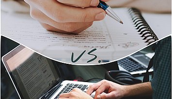 Oben schreibt jemand mit der Hand auf Papier, unten - getrennt durch einne welligen Strich - schreibt jemand auf dem Laptop. Es ist beschriftet mit 1998 vs 2023.