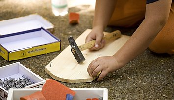 Wichtig für ein gelingendes Aufwachsen: Nicht nur wissen, wie etwas geht, sondern es auch tun. Foto: PHKA